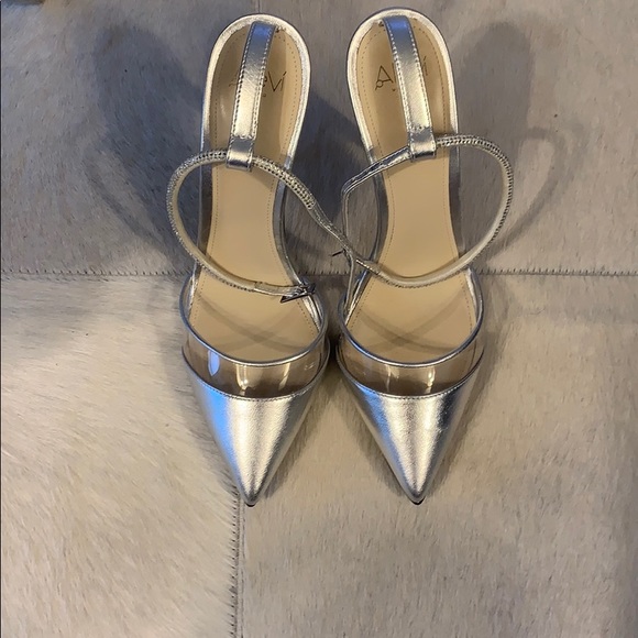 Shoes - Picture 2 of 6